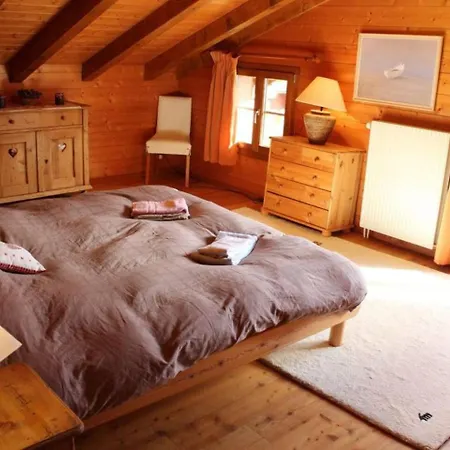 Ideally Located Splendid Chalet In The Swiss Alps شاليه غريون